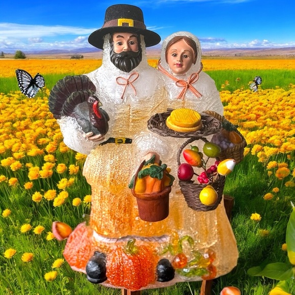 Cracker Barrel Thanksgiving Pilgrim Couple Light Up Lamp Multicolor - Picture 1 of 6